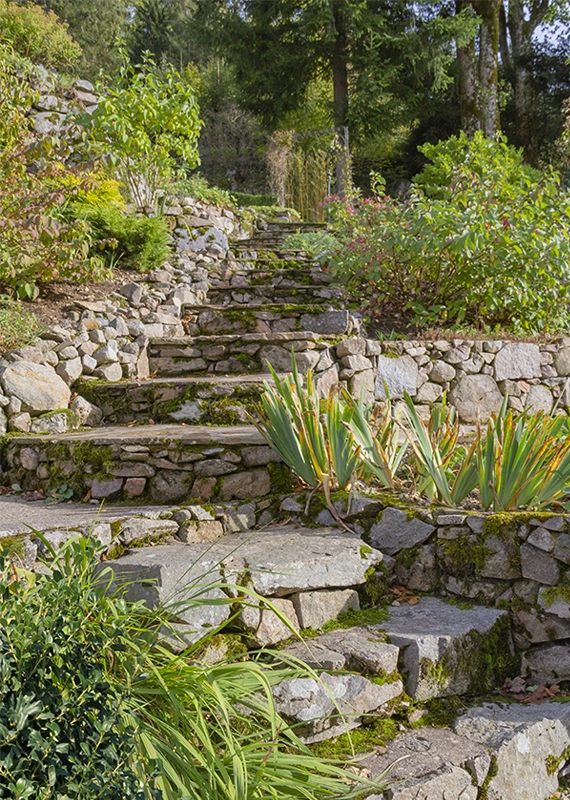 bideau aménagement - escalier en roches